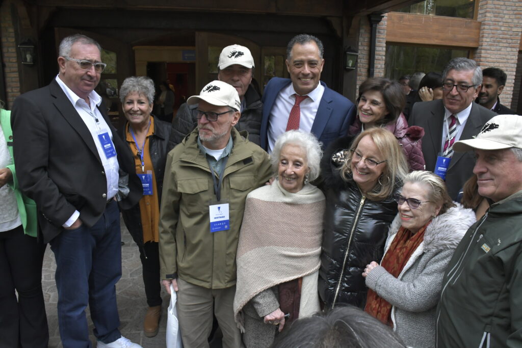 Eugenio Quiroga, Estela de Carlotto y Alicia Kirchner con los patagónicos en la primera sesión ordinaria 2023
